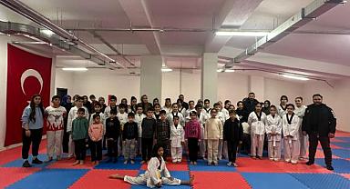 Taekwondo Sporcuları Kuşak Atlama Heyecanı Yaşadı