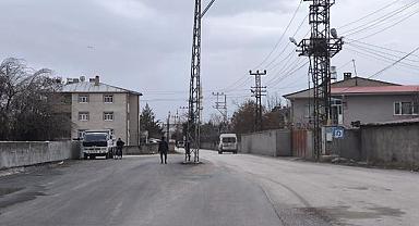 Van Selimbey'de 5 Aydır Kaldırılmayan Direk