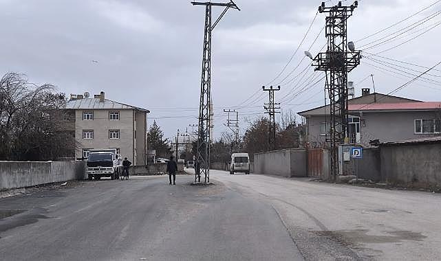Van Selimbey'de 5 Aydır Kaldırılmayan Direk