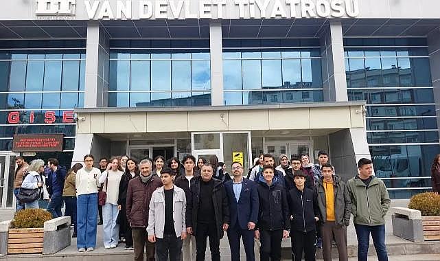 Van'da Pansiyonlu Öğrencilere Tiyatro Etkinliği