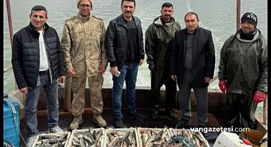 Kaymakam Gilan’dan Erçek Gölü’nde Balıkçılara Ziyaret