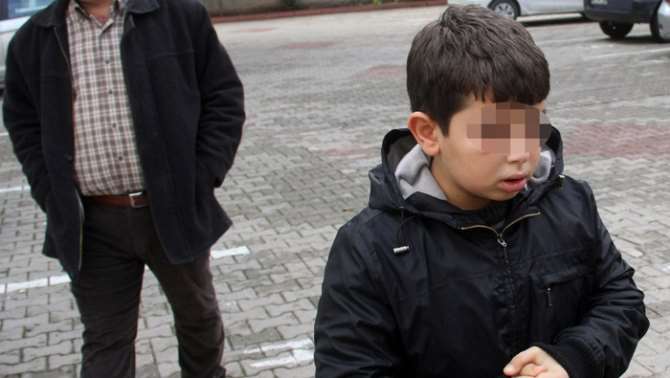 10 Yaşındaki Çocuğu Dolandırdılar!