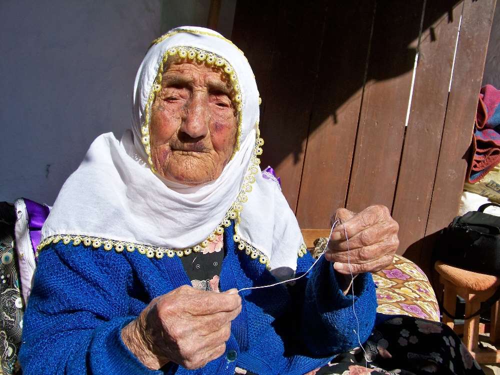110 Yaşında Ama...