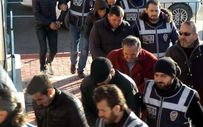 12 Göçmen Kaçakçısı Yakalandı