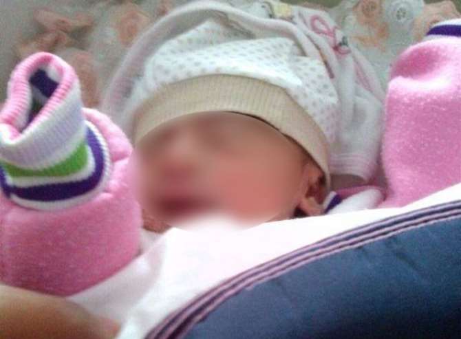 15 Günlük Bebeği Karayoluna Bıraktılar!