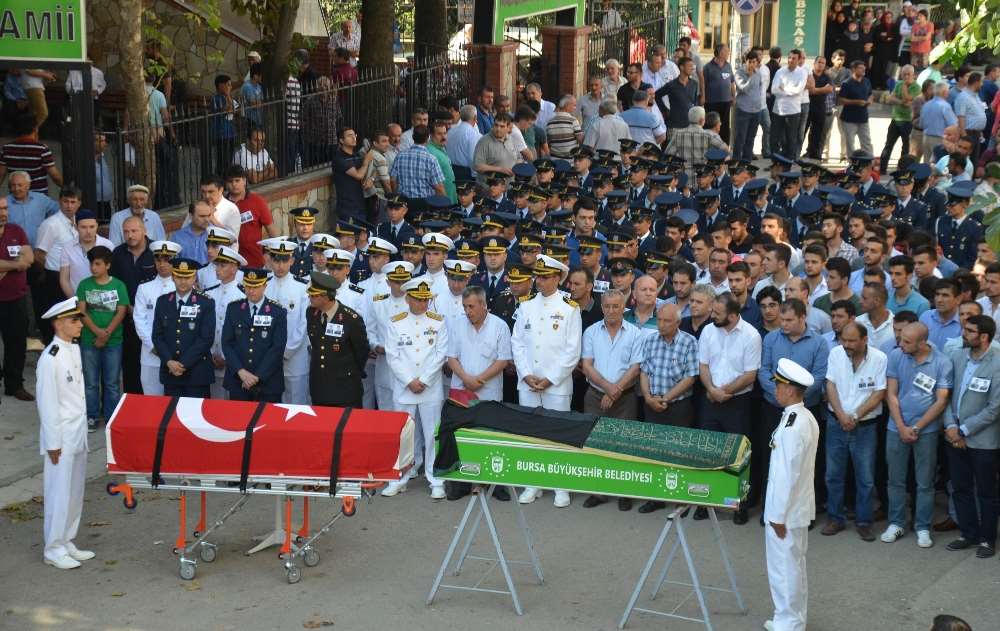 2 Evlatlarını Toprağa Verdiler