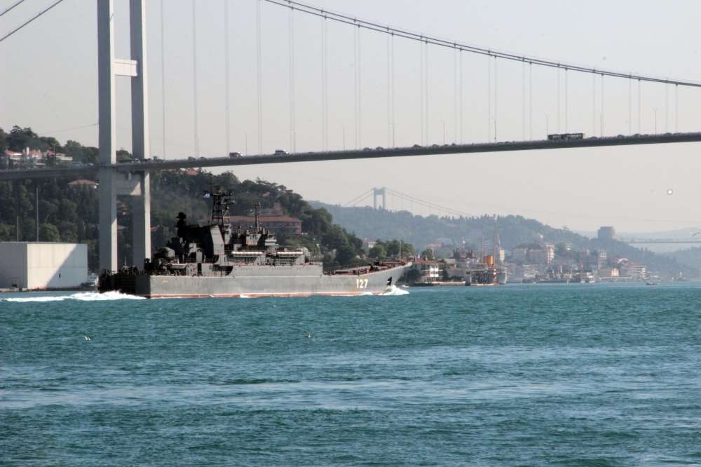 2 Rus Savaş Gemisi Aynı Anda Boğaz’dan Geçti