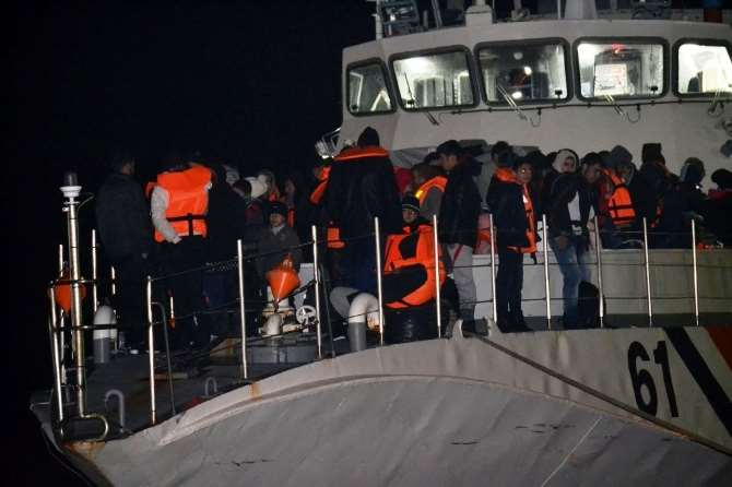 222 Kaçak Göçmen Boğulmaktan Son Anda Kurtuldu