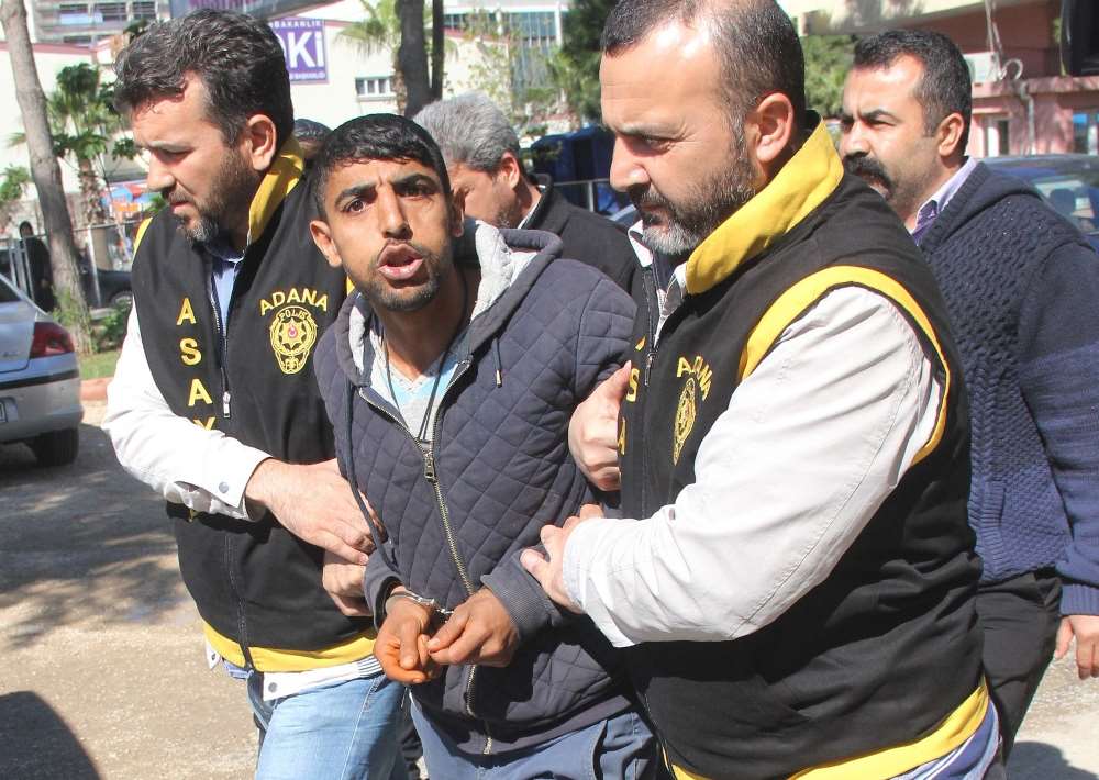 25 Yıl Cezadan Atla Kaçmak İstedi, Yakalandı