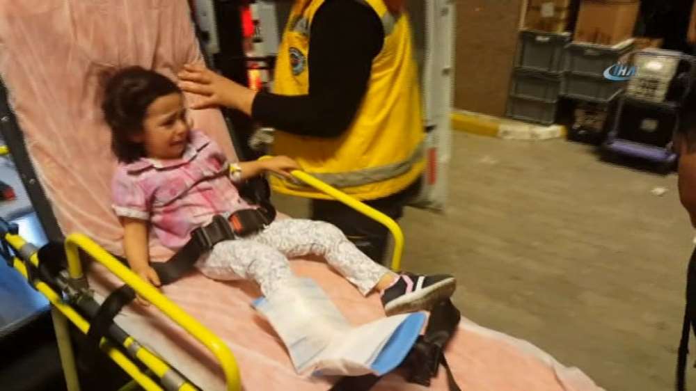 3 Yaşındaki Kızın Ayağı Asansöre Sıkıştı