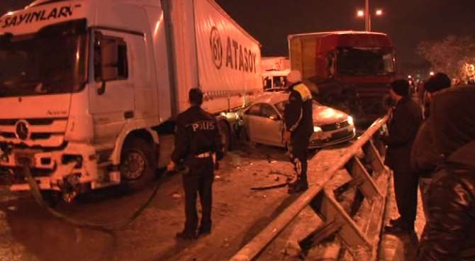 40 Araçlı Zincirleme Kaza: 13 Yaralı