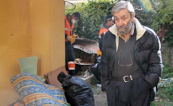 40 Yıllık Çöp Evliliğini Bile Bitirmiş!