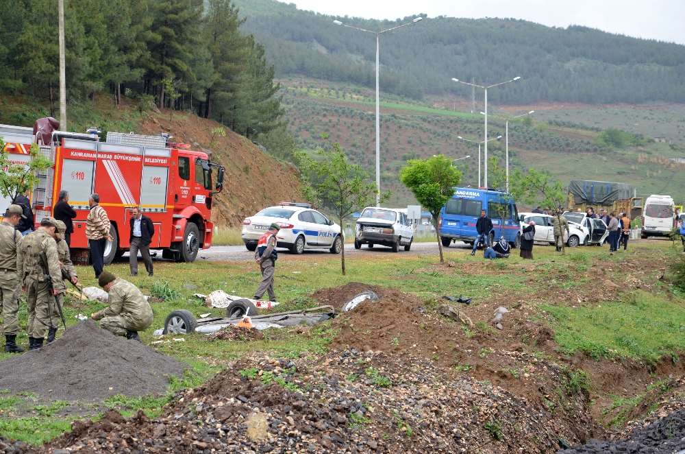 6 Araç Birbirine Girdi, 8 Kişi Yaralandı
