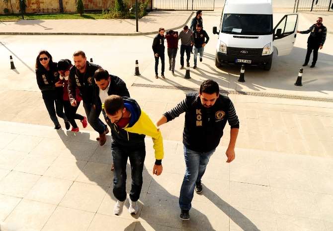 64 Kilodan Fazla Esrar Yakalandı: 7 Gözaltı Var