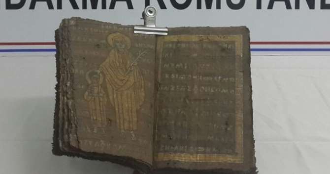 800 Yıllık El Yazması İncil Ele Geçirildi