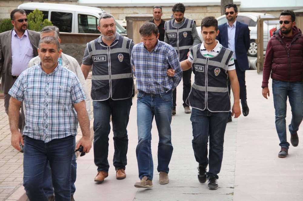 9 Yıl Sonra Yakayı Ele Verdi