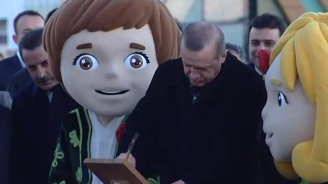 945 Yaşındaki Ağaca Can Suyu Erdoğan’dan