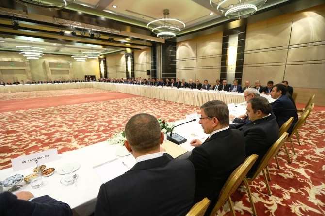 Ak Parti Konya Ailesi Davutoğlu Başkanlığında Toplandı