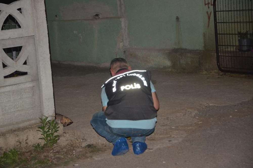 Alacaklı Olduğu Şahsın Ailesine Kurşun Yağdırdı