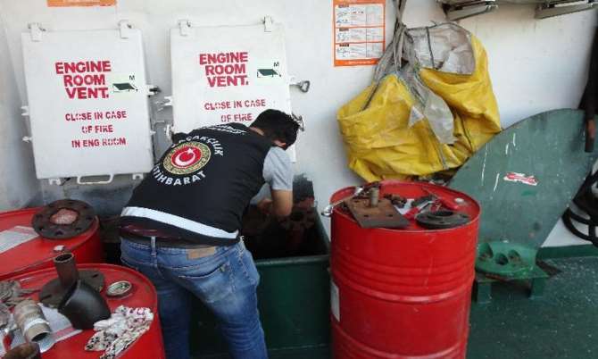 Aliağa Limanında Kaçak Akaryakıt Operasyonu