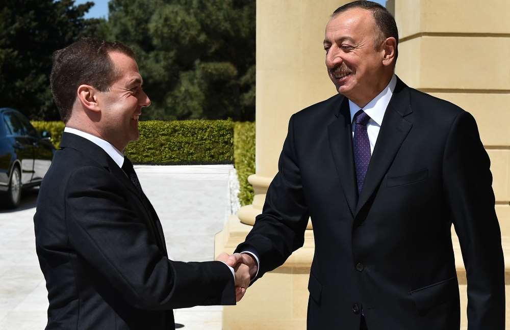 Aliyev, Rusya Başbakanı Medvedev’i Kabul Etti