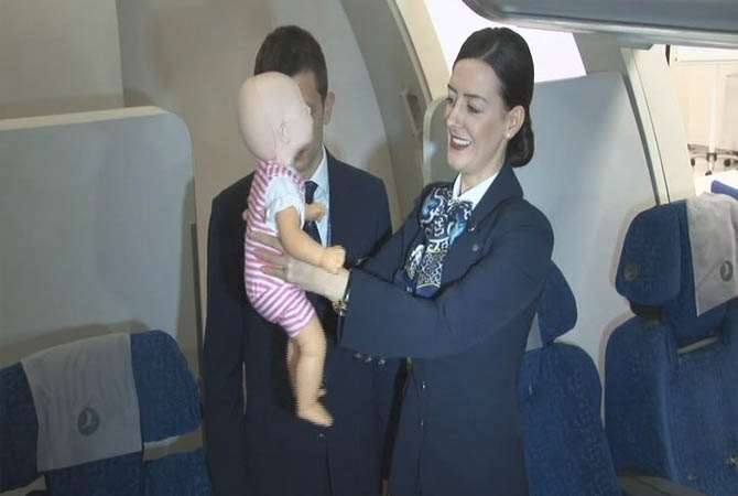 Alkışlar Thy’nin Kabin Ekibine Bebeğin Hayatını Kurtardılar