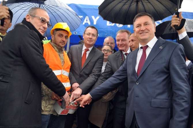 Almanya’nın Aalen Belediye’sinden Suriyelilere Okul