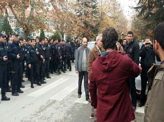 Anadolu Üniversitesi’nde Gerginlik