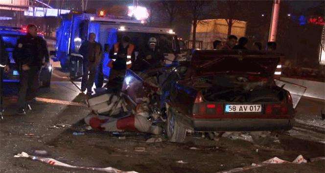Ankara’da Feci Kaza, Sürücü Araçta Sıkışarak Can Verdi!
