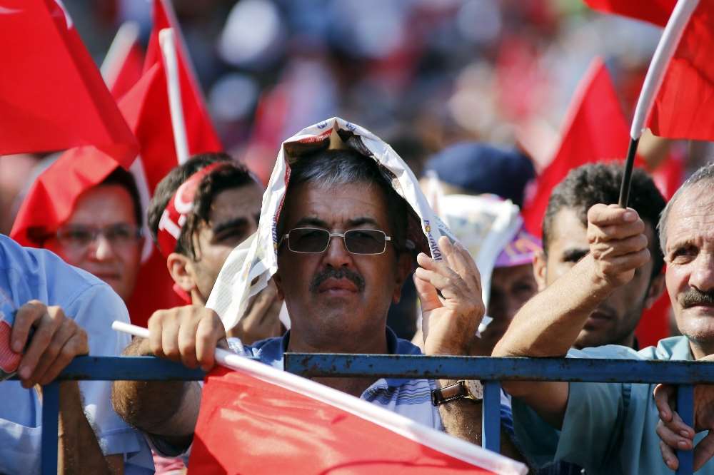 Antalya’da 40 Derecede Demokrasi Mitingi