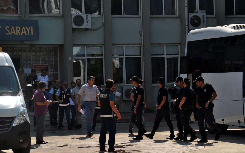 Aralarında Doktor, İş Adamı Ve Öğretmen De Var