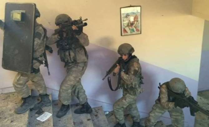 Asker Böyle Girdi!
