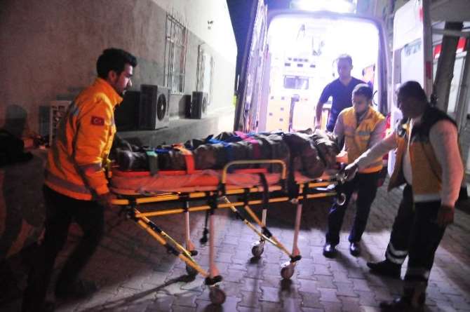 Askeri Araç Kaza Yaptı: 4 Yaralı