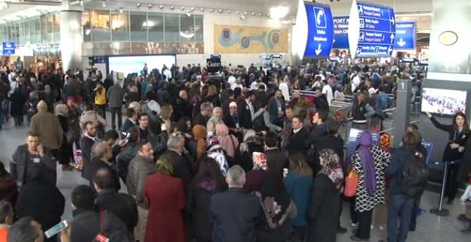 Atatürk Havalimanı’nda Tatil Yoğunluğu