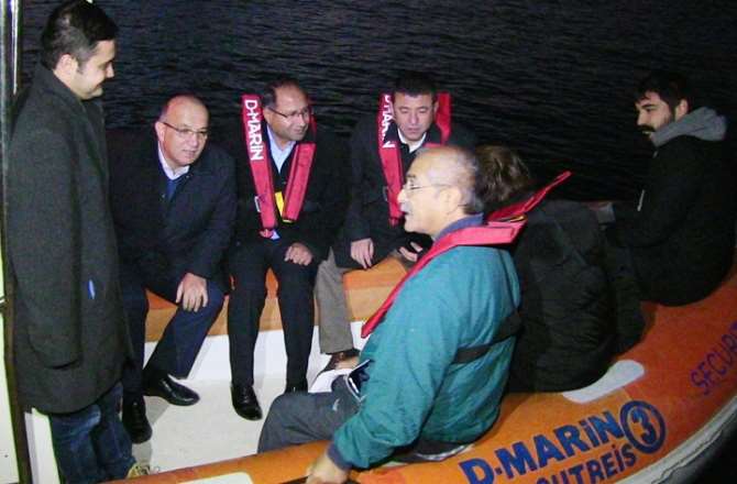 Aylan İçin Botla Denize Açıldılar!