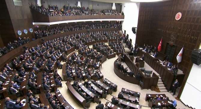 Bahçeli’ye Önce Eleştiri Sonra Tebrik