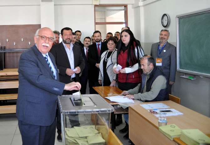 Bakan Avcı Oyunu Aday Olduğu Şehirde Kullandı