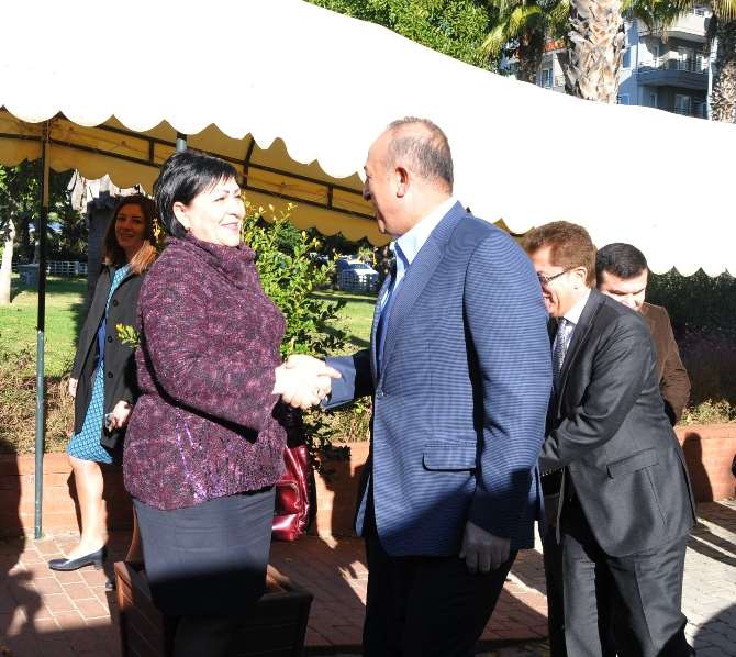 Bakan Çavuşoğlu Ruslarla Bir Araya Geldi