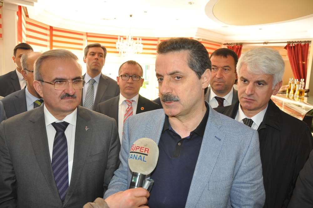 Bakan Çelik Ermenistan’ı Uyardı