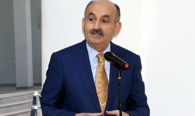 Bakan İsyan Etti: Eşiyle Kavga Eden Bile Arıyor