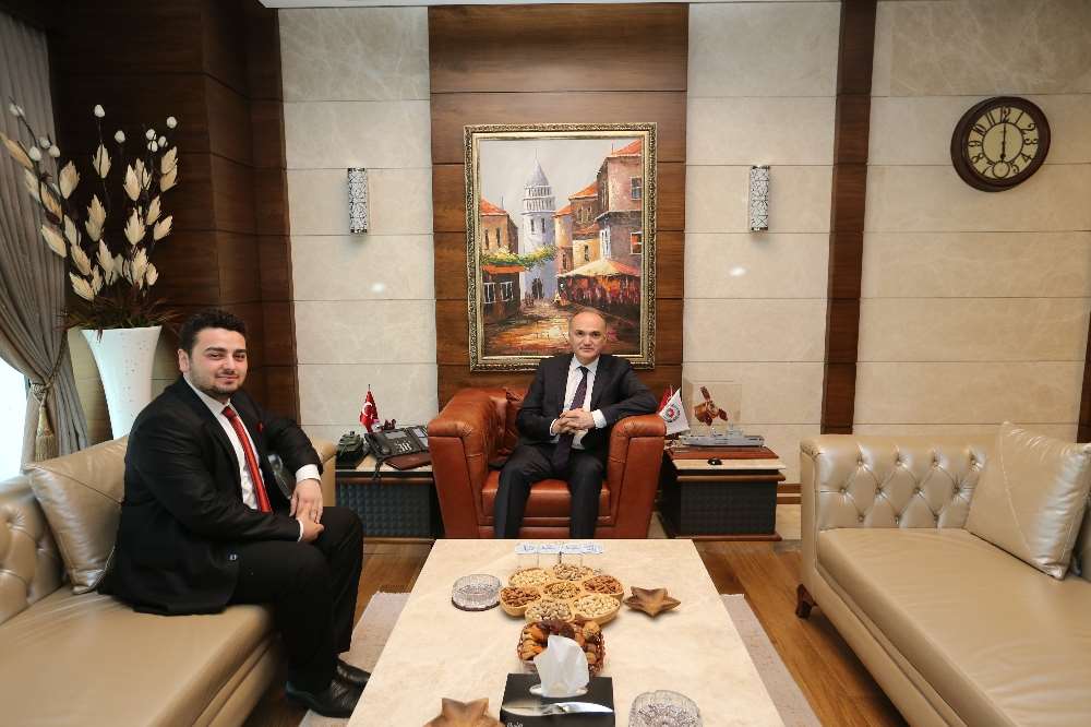 Bakan Özlü, Cern’e Kabul Edilen Ahmet Mutluer’le Bir Araya Geldi