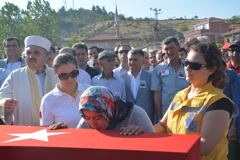 Balıkesir Şehidine Ağladı