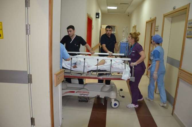 Balkondan Sarkan Oğluyla Betona Çakıldı