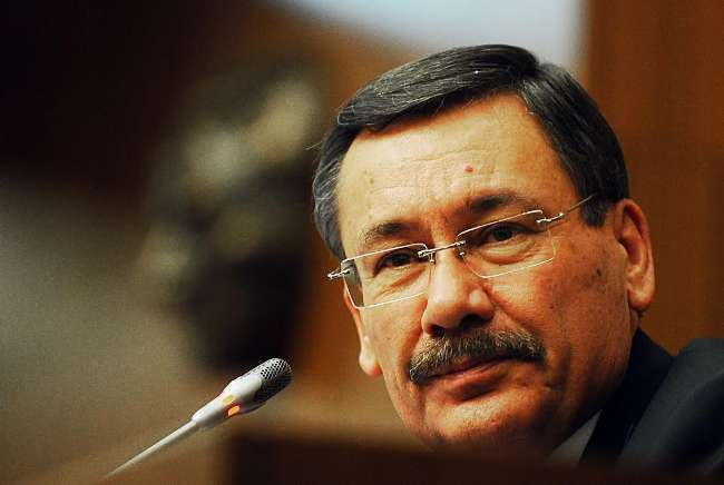 Başbakan Davutoğlu’na Yeni Yıl Sunumu