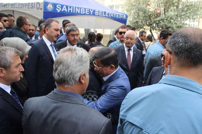 Başbakan Şehit Ailesini Ziyaret Etti