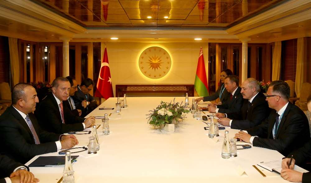 Belaruslu Mevkidaşını Kabul Etti