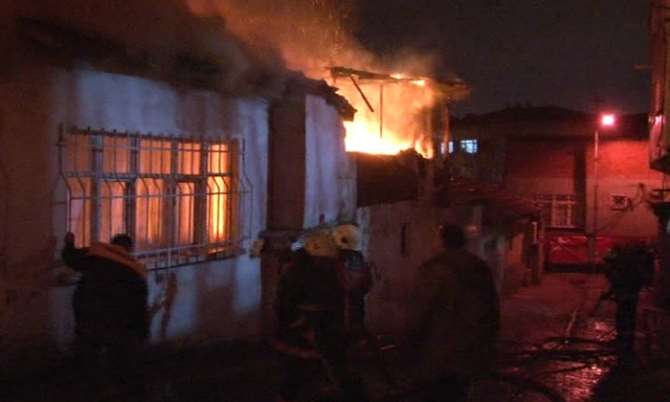 Beyoğlu’nda Korkutan Yangın