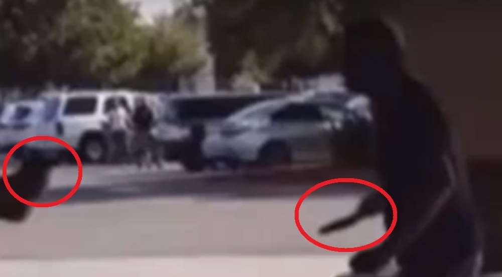 Bıçaklı Saldırgan Polis Tarafından Vuruldu