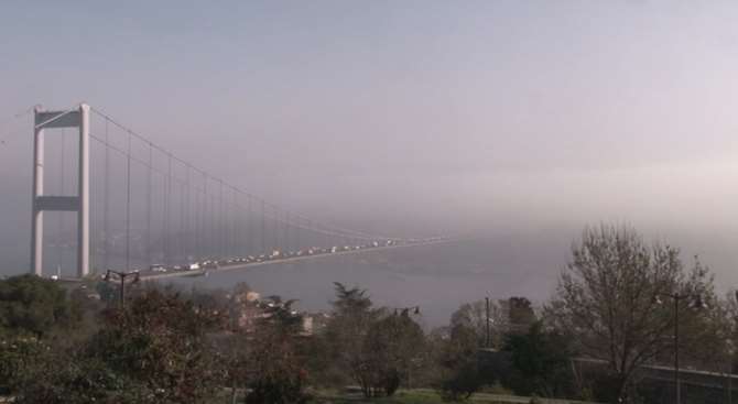 Boğaz Köprüleri Siste Kayboldu