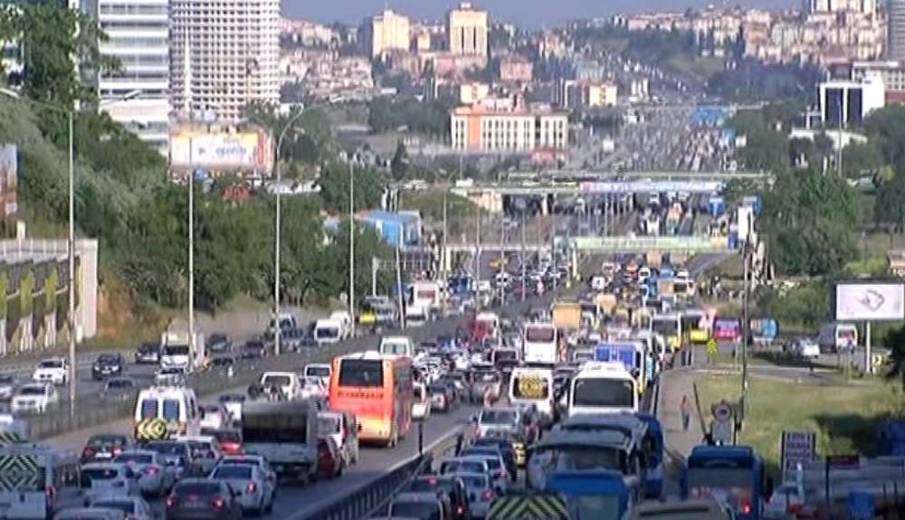 Boğaziçi Köprüsü’nde İntihar Girişimi !